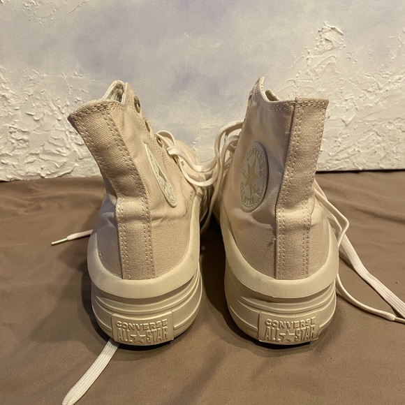 Off white/cream converse move with gold accents - Picture 7 of 8